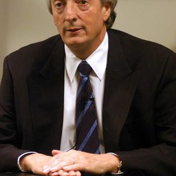 Carlos Jr. De La Cruz